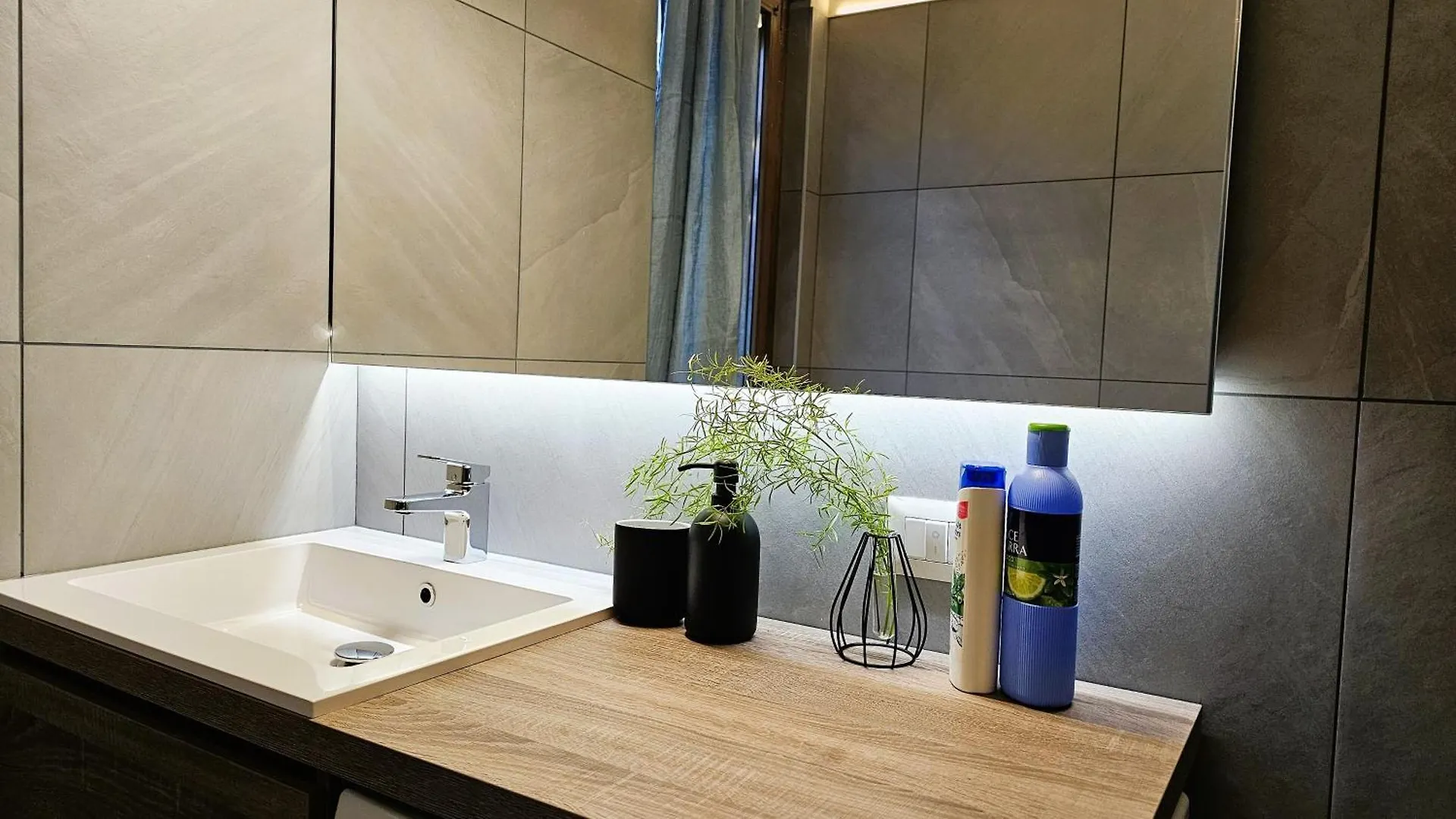 Lejlighed Casa27, Convenient Location To Milan Center & Como Lake Meda